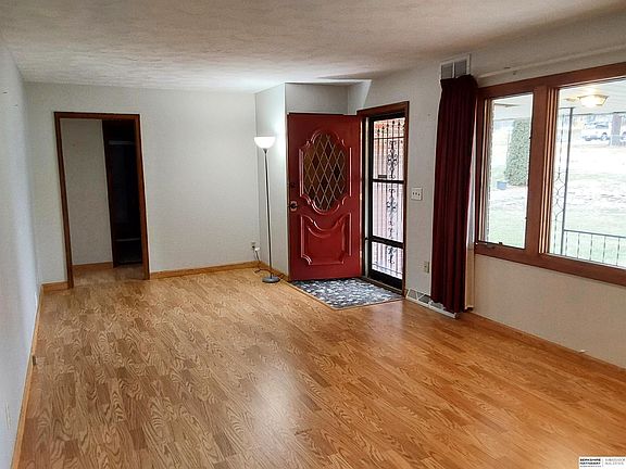 4th image of 6508 S 39th St