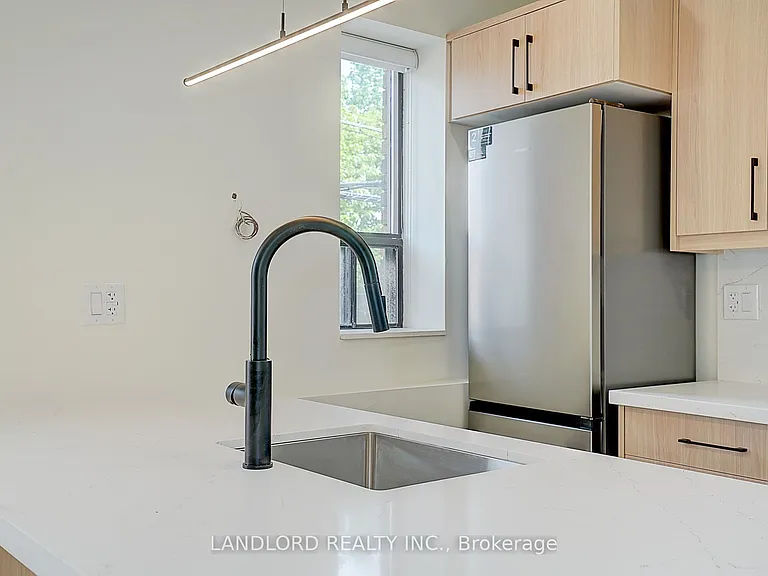 240 Durie St #201 — Photo 12
