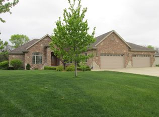 2038 Sunset View Ln, Kankakee, IL 60901