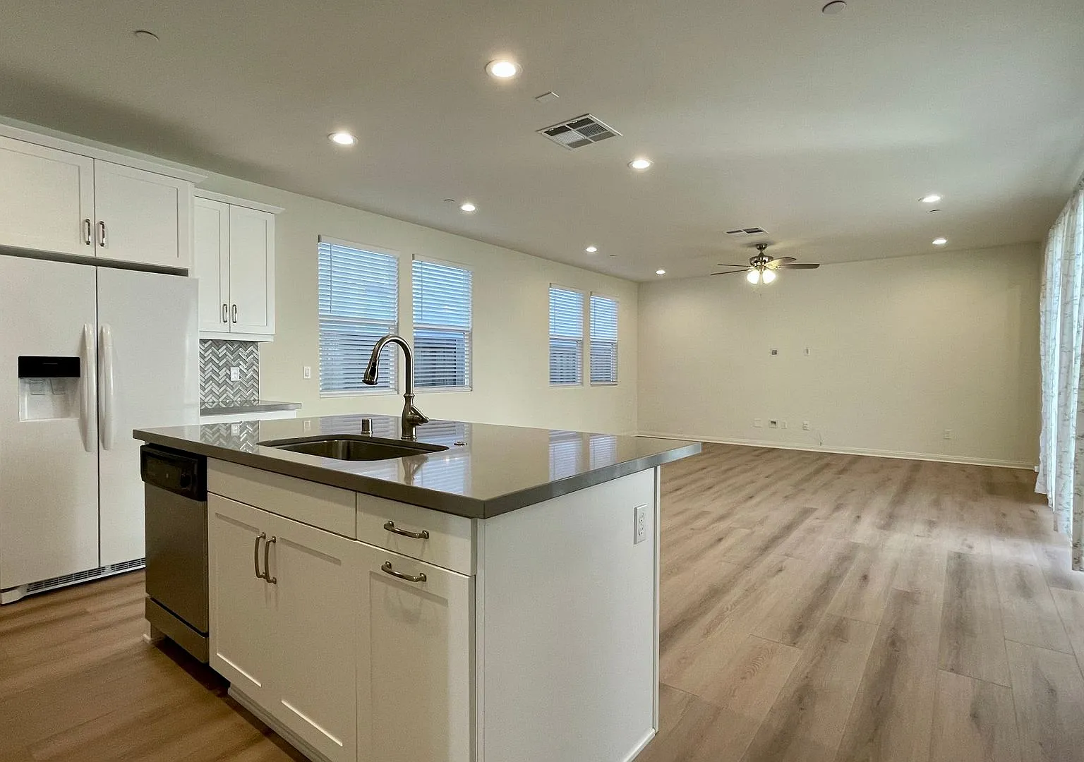 Single-Level 3-Bedroom House in Righetti Ranch with Air Conditioning — Photo 4