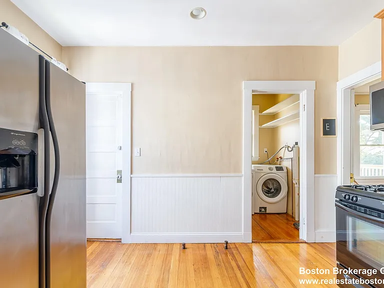 24 Willis St #3 — Photo 3