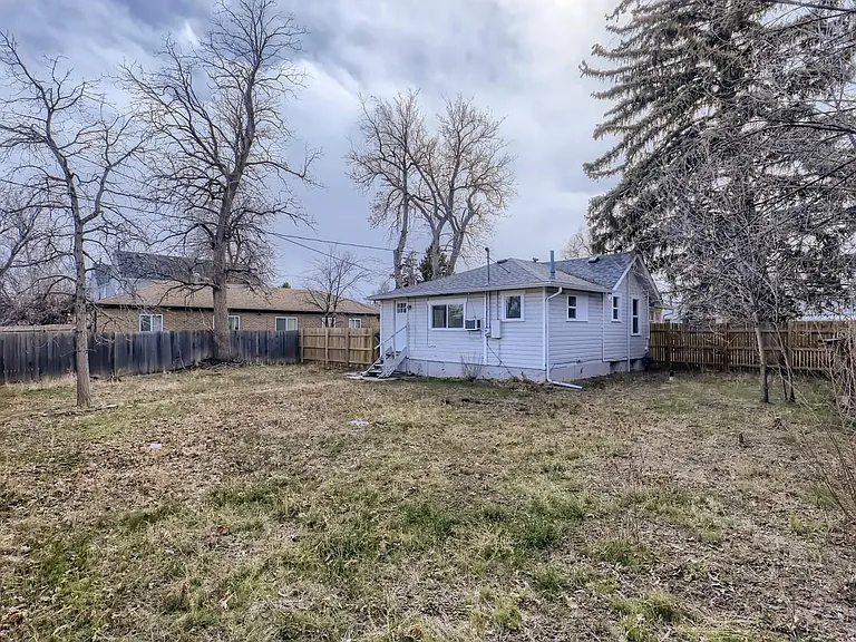 1446 N Valentia St — Photo 11