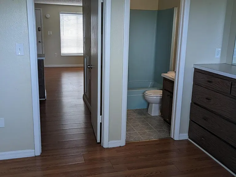 4809 Grand Blvd #15 — Photo 6