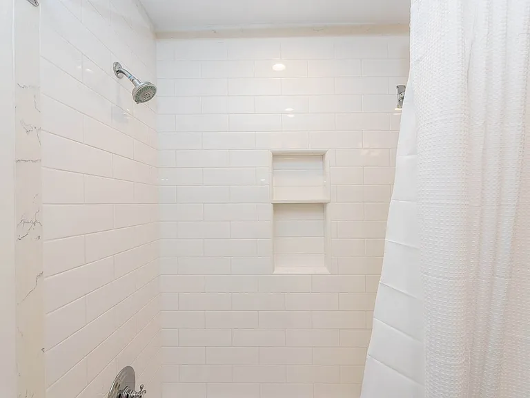306 N Shaffer St — Photo 24