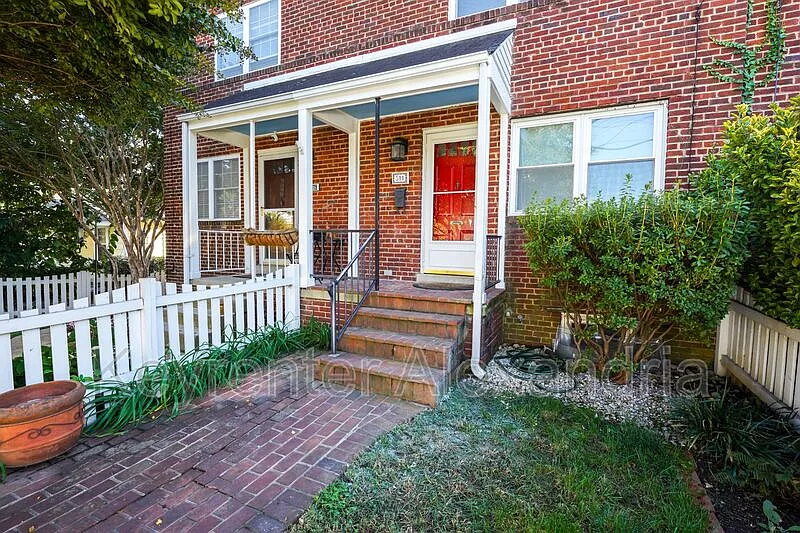 511 E Windsor Ave #B