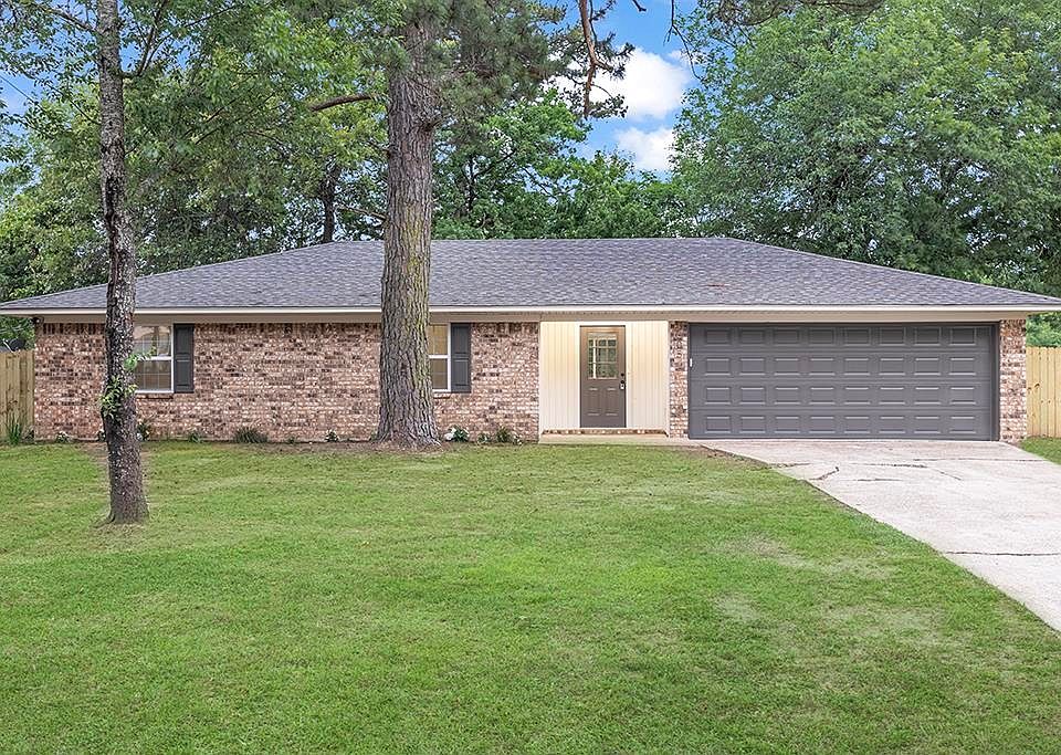 1st image of 805 Dogwood Trl