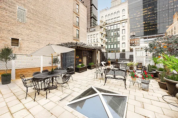 Rented by Corcoran | media 35