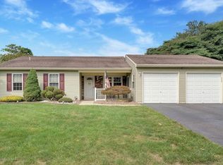 1 Stratton Dr, Howell, NJ 07731
