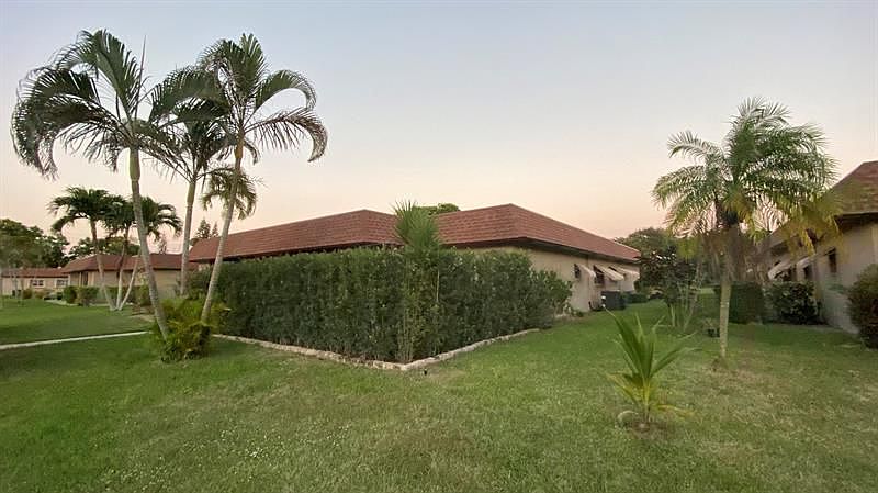 1st image of 1898 Palmland Dr #4