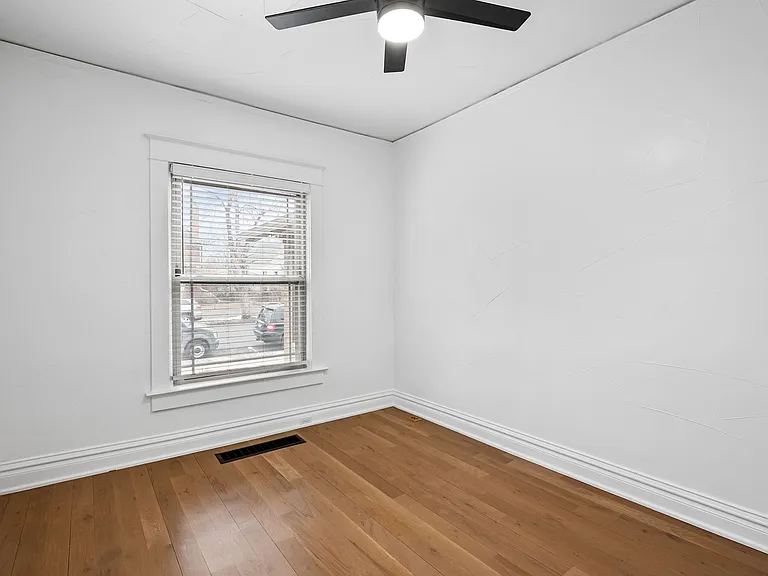 569 S Pearl St — Photo 12