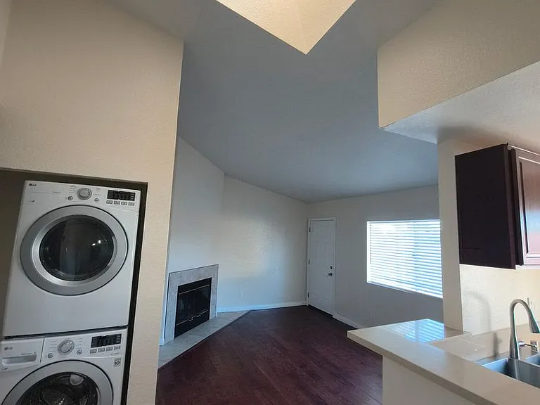 4084 Oregon St — Photo 6
