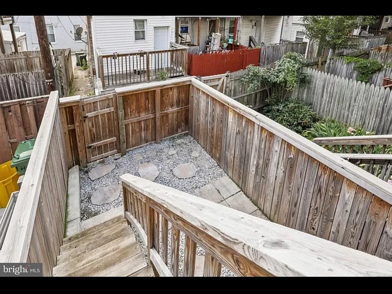 1640 S Charles St — Photo 24