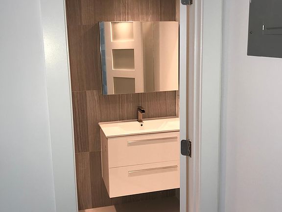 2nd image of 801 NE 28th St APT 102