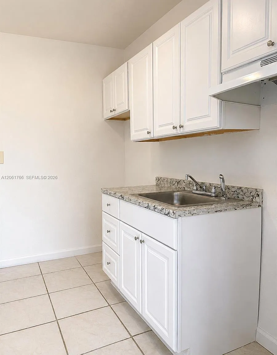 Airline Estates — Photo 4