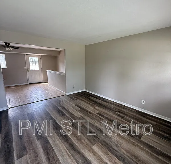 10515 Renfrew Dr — Photo 2