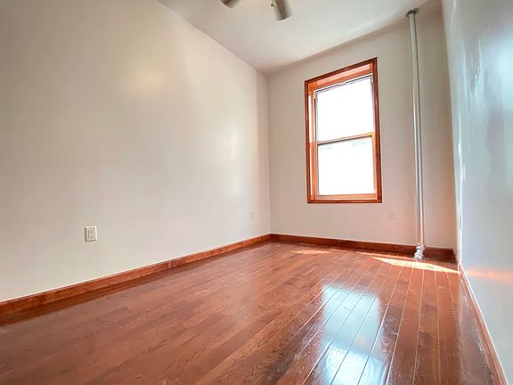 5th image of 95 Elizabeth St #B1