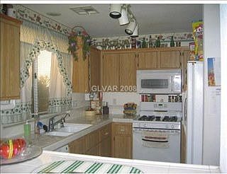 2nd image of 9660 Belle Regal St
