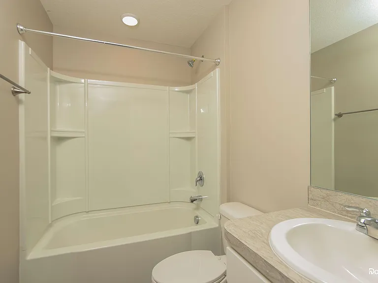 760 Campina Ave SE — Photo 11
