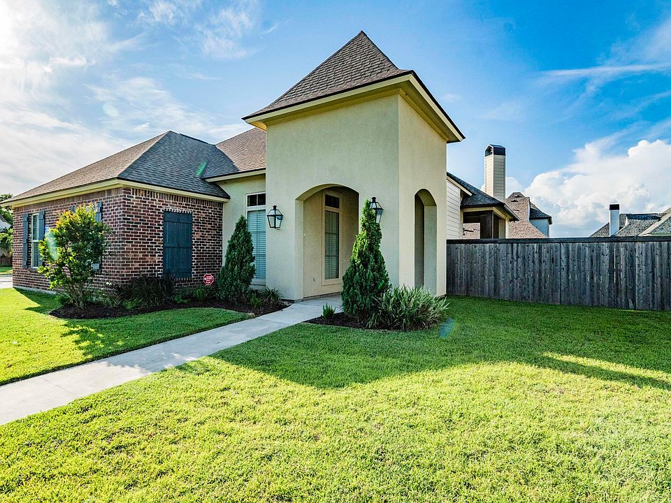 1st image of 101 Cypress View Dr