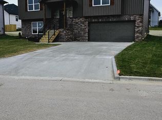 1106 S Swift Ave, Ozark, MO 65721