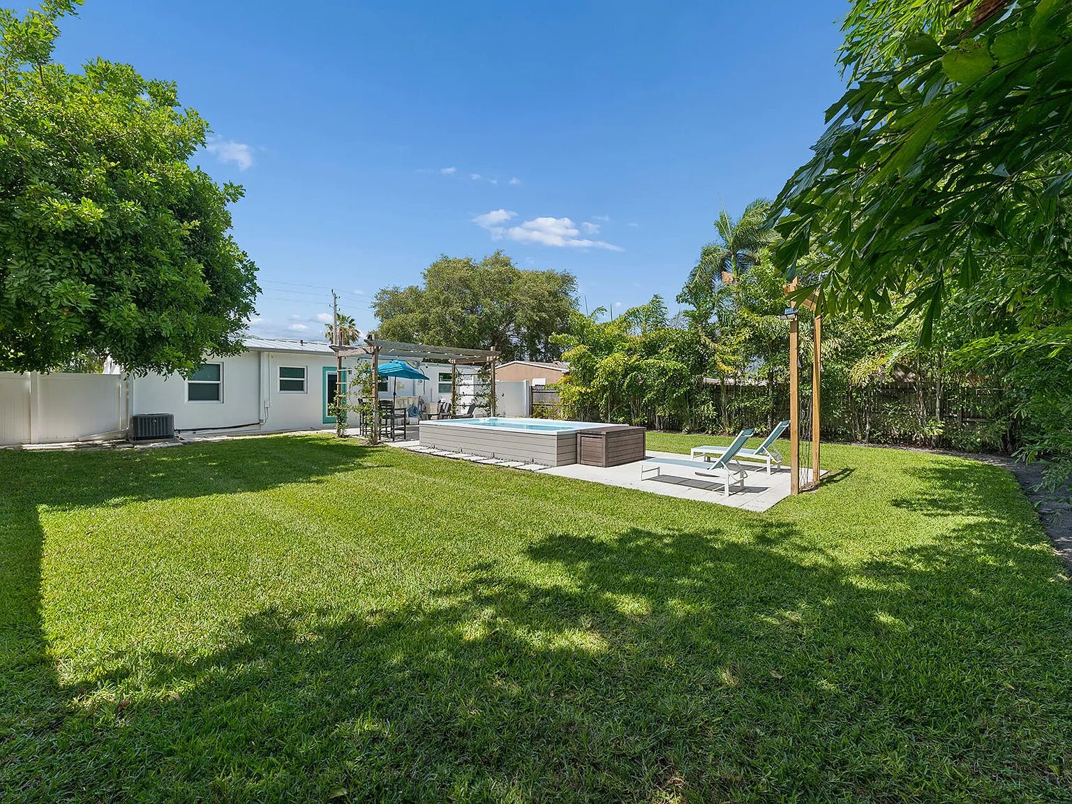 2 bed, 1.5 bath, 754 sqft, $5,000 — Photo 3