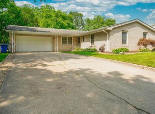 704 E Franciscan Dr, Crown Pt, IN 46307