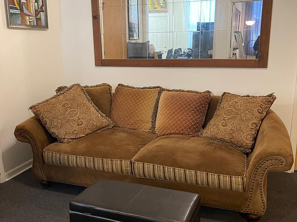 1st image of 4328 N Lincoln Ave #2R