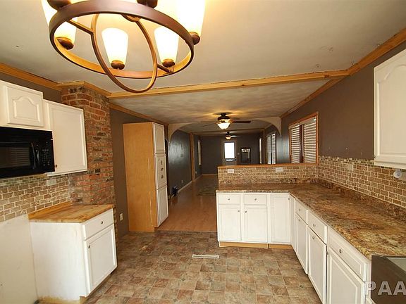 5th image of 300 Birkett St