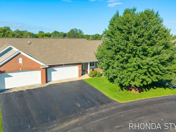 4732 Charleston Ct, Holland, MI 49423