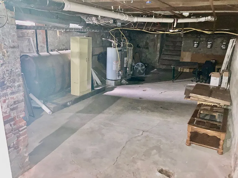 2635 E Lehigh Ave — Photo 14