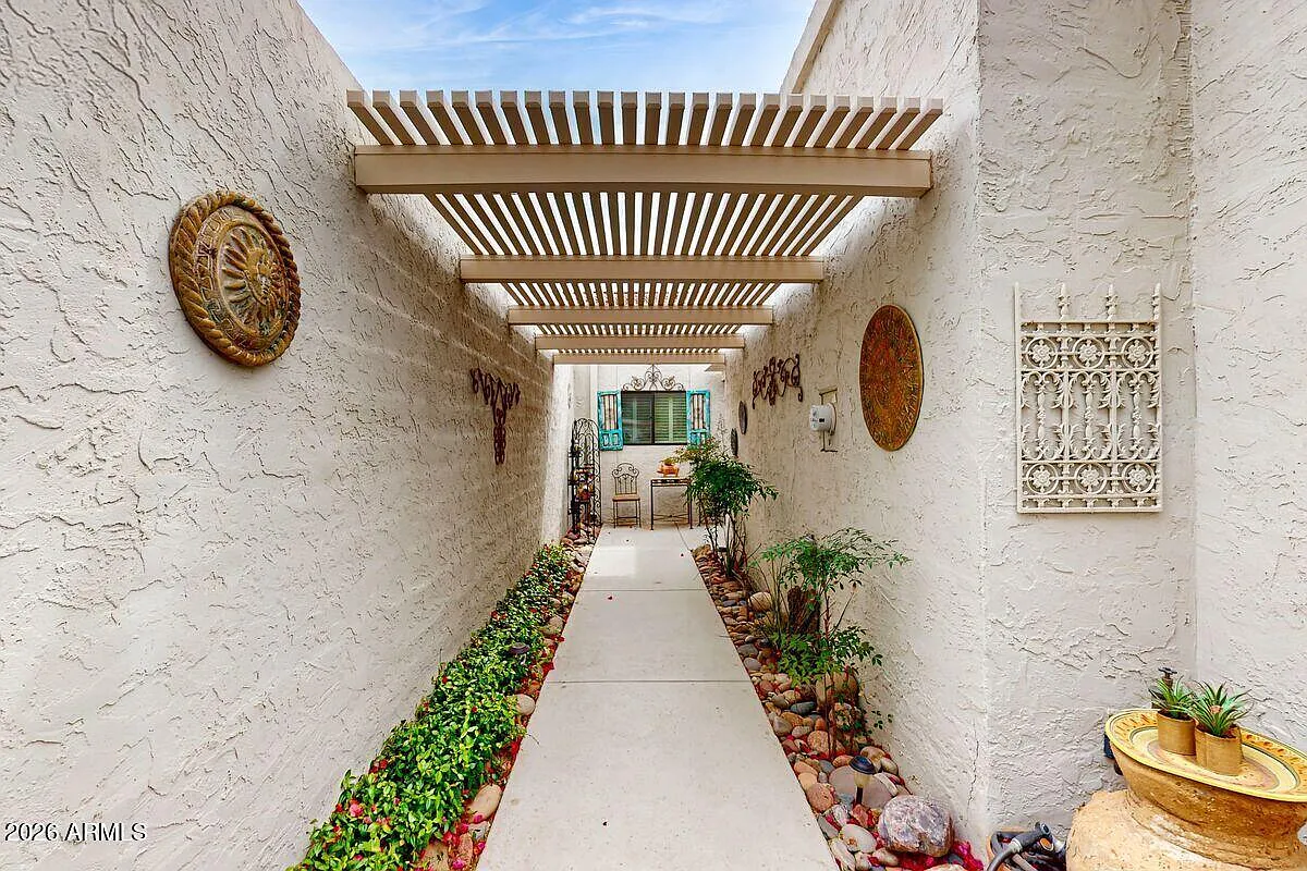 2 bed, 2.0 bath, 1274 sqft, $2,500 — Photo 3