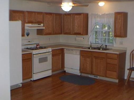 5th image of 72 Metcalf Ave #1