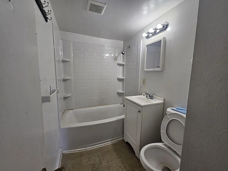 3714 Central St — Photo 7