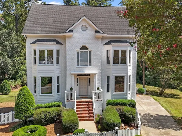 833 Babock Ct, Raleigh, NC 27609