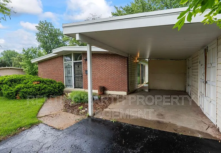 6452 Evergreen Blvd — Photo 7