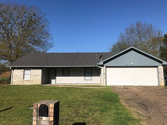 1st image of 915 Robin Ln