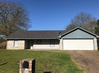 915 Robin Ln, White Oak, TX 75693