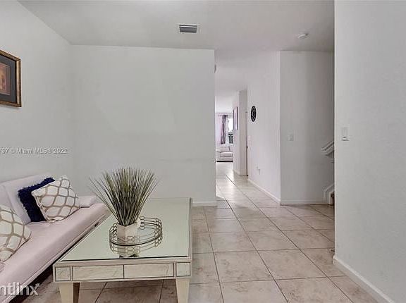4th image of 1461R SE 26th Ave #1461