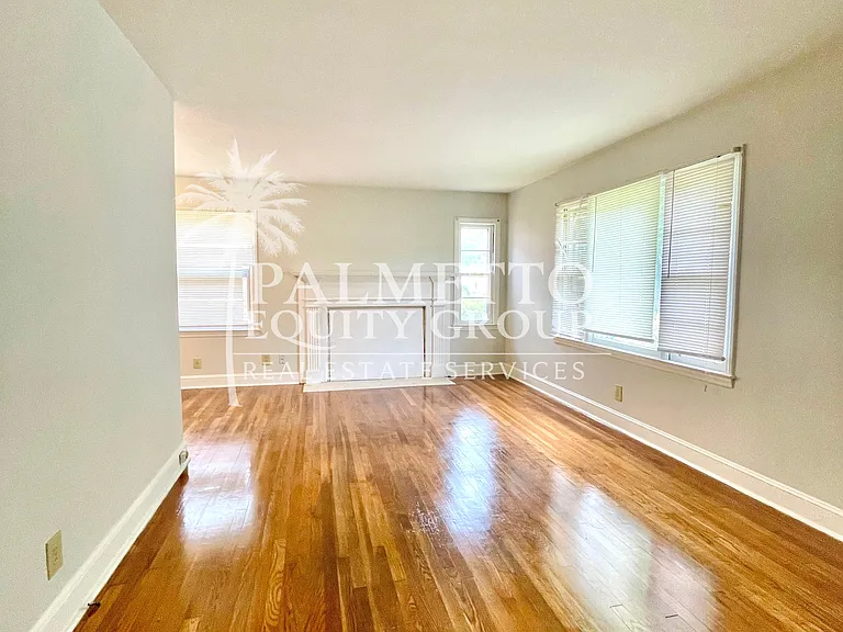 908 Glenwood Ave — Photo 2