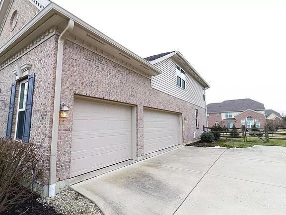 2nd image of 3820 Wild Cherry Way