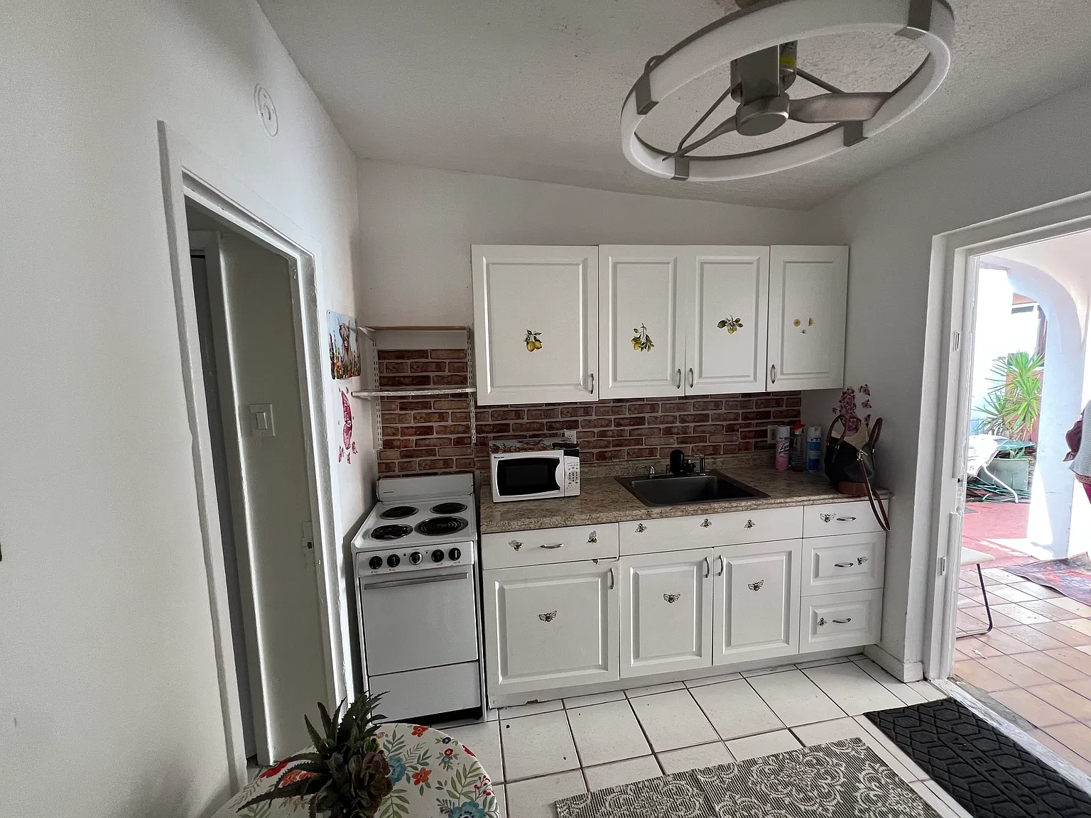 2921 SW 36th Ct — Photo 4