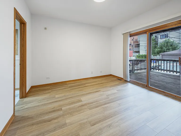 2340 N Greenview Ave #1 — Photo 9