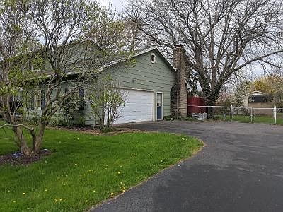 3rd image of 32 Crescent Dr