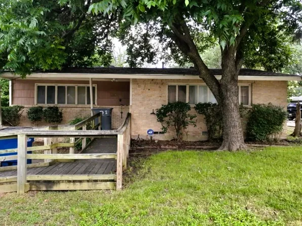 1520 Cape Cod Dr, Dallas, TX 75216