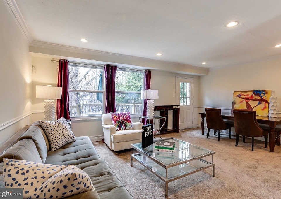 1st image of 15822 Millbrook Ln #112