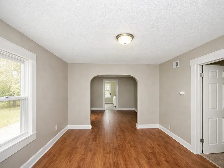 3750 N Kercheval Dr — Photo 3
