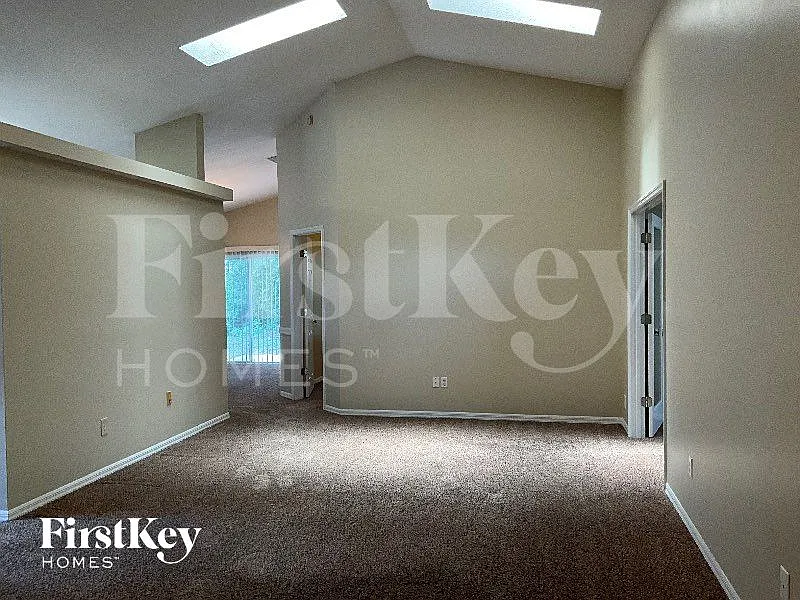 4 bed, 2.0 bath, 1680 sqft, $2,680 — Photo 3