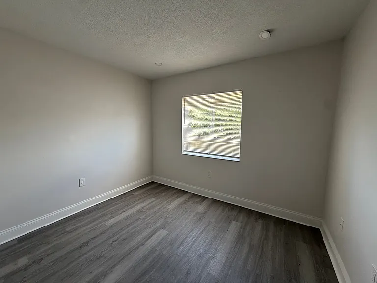 4105 Waterside Island Ct — Photo 7