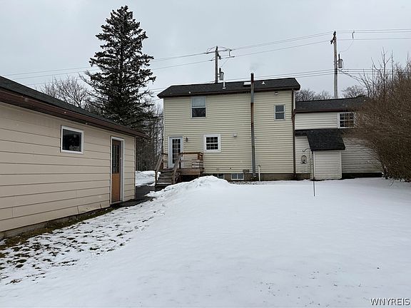 3rd image of 5258 Chestnut Ridge Rd