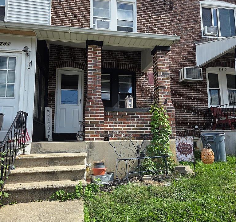1st image of 743 S 10th St